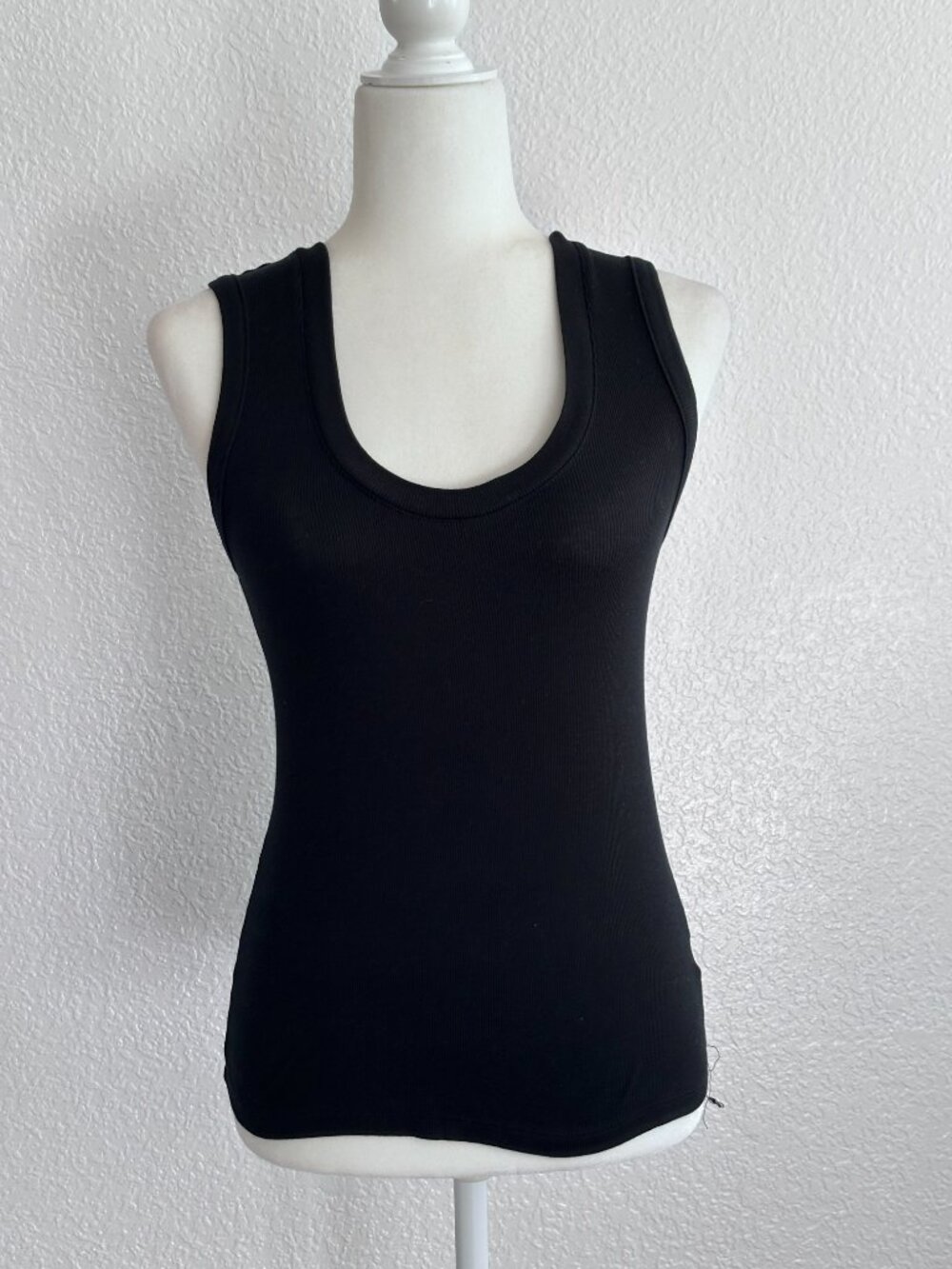 A New Day Black Ribbed Tank Top Size Medium Stretch Fitted Basic Layering Essent - Picture 2 of 7